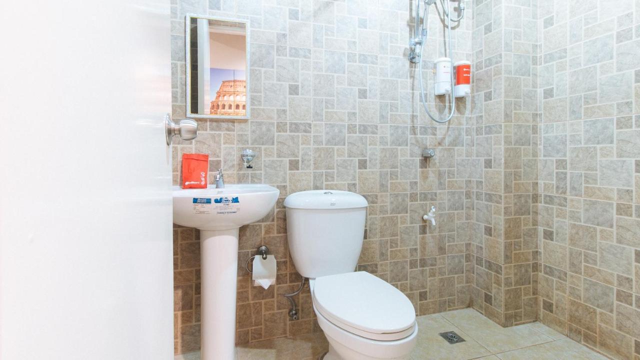 Reddoorz Plus Near Osmena Highway 2 Manila Ngoại thất bức ảnh