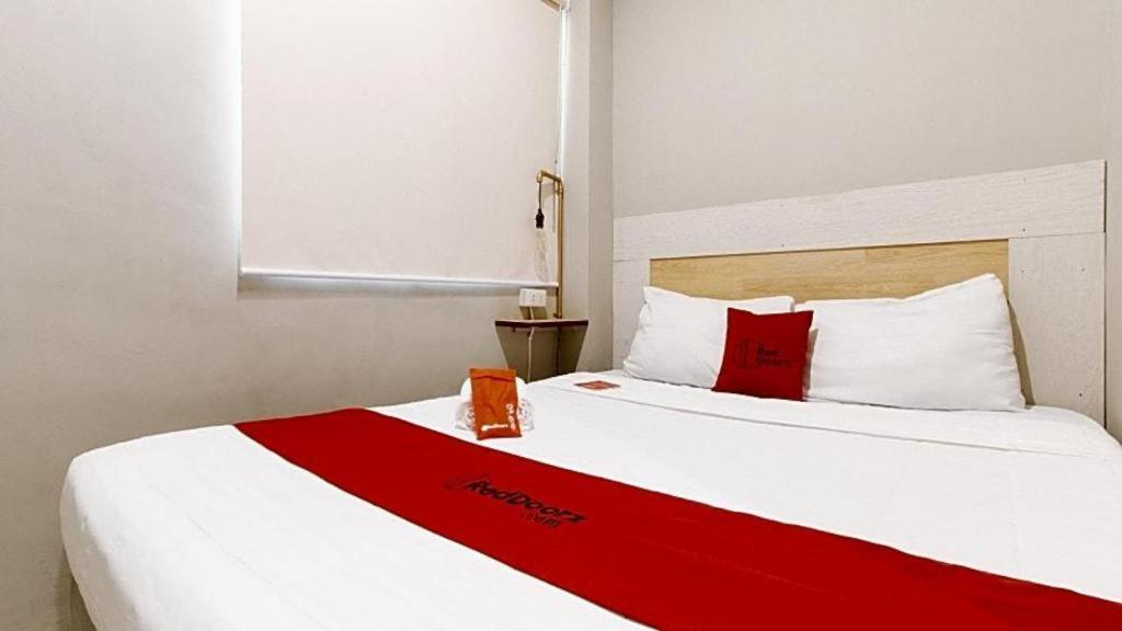 Reddoorz Plus Near Osmena Highway 2 Manila Ngoại thất bức ảnh