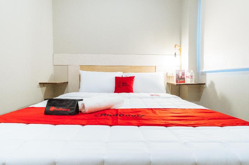 Reddoorz Plus Near Osmena Highway 2 Manila Ngoại thất bức ảnh