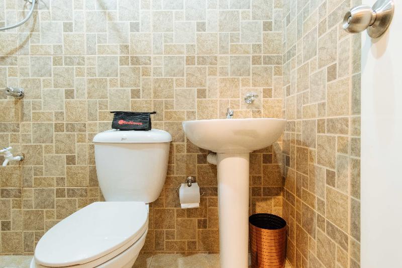 Reddoorz Plus Near Osmena Highway 2 Manila Ngoại thất bức ảnh